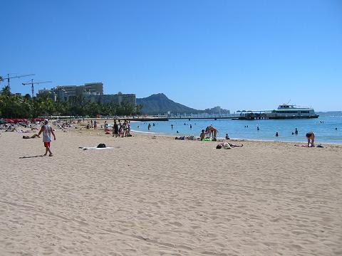 View of Waikiki beach and mountains