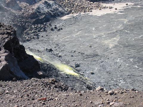 Sulphur deposit at steam vent in Kilauea Iki Crater