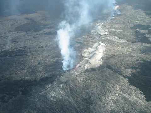 Lava flow from Mauna Loa volcano